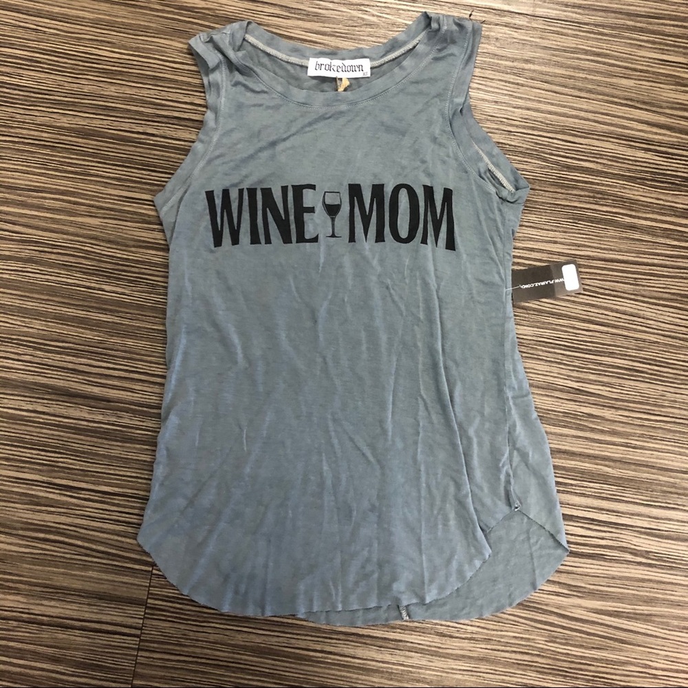 Graphic tee Available in XS or S